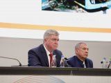 Сессия  бер минут тынлык белән башланды