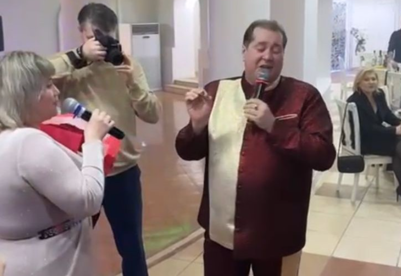 Винарис Ильегет Лилия Хәмитовага тәкъдим ясаган