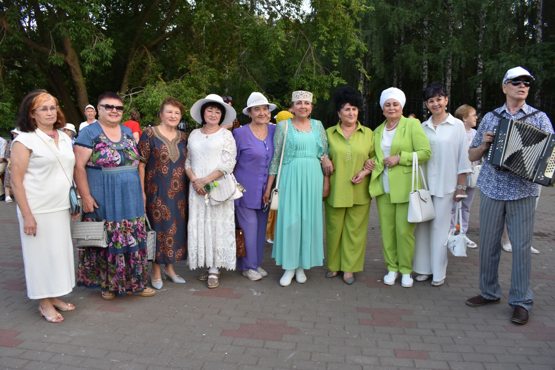Роза Хәмидуллина: «Пятачокларда мишәр егетләрен биергә өйрәттем мин!»