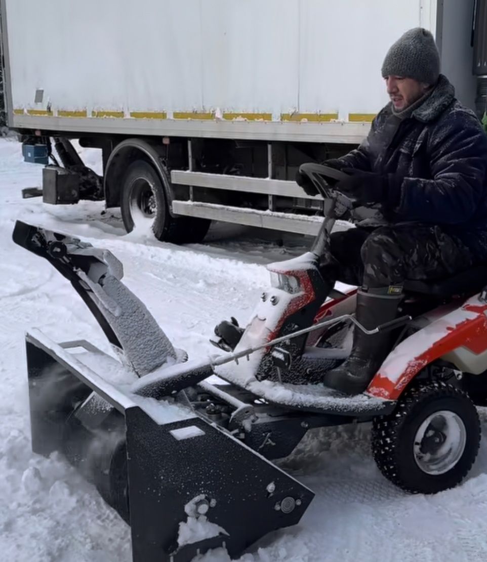Фирдүс Тямаев кар чистарту җайланмасы белән шаккатырган