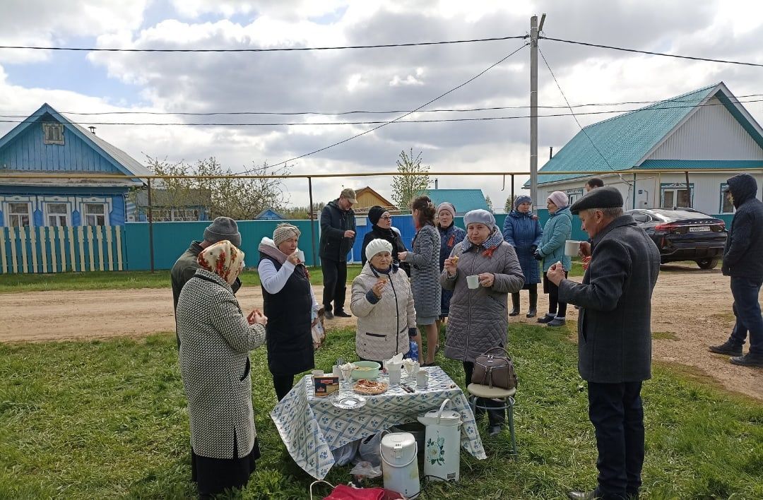 Үз акчасына самолёт төзетеп фронтка җибәргән...