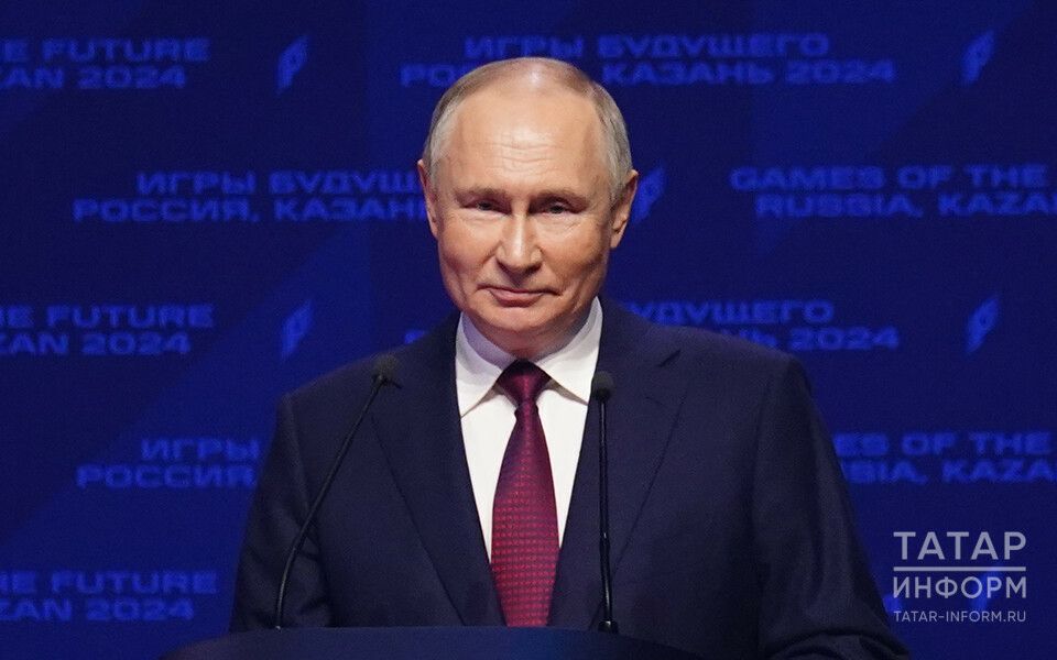 Владимир Путин автогигантның генераль директорын бүләкли