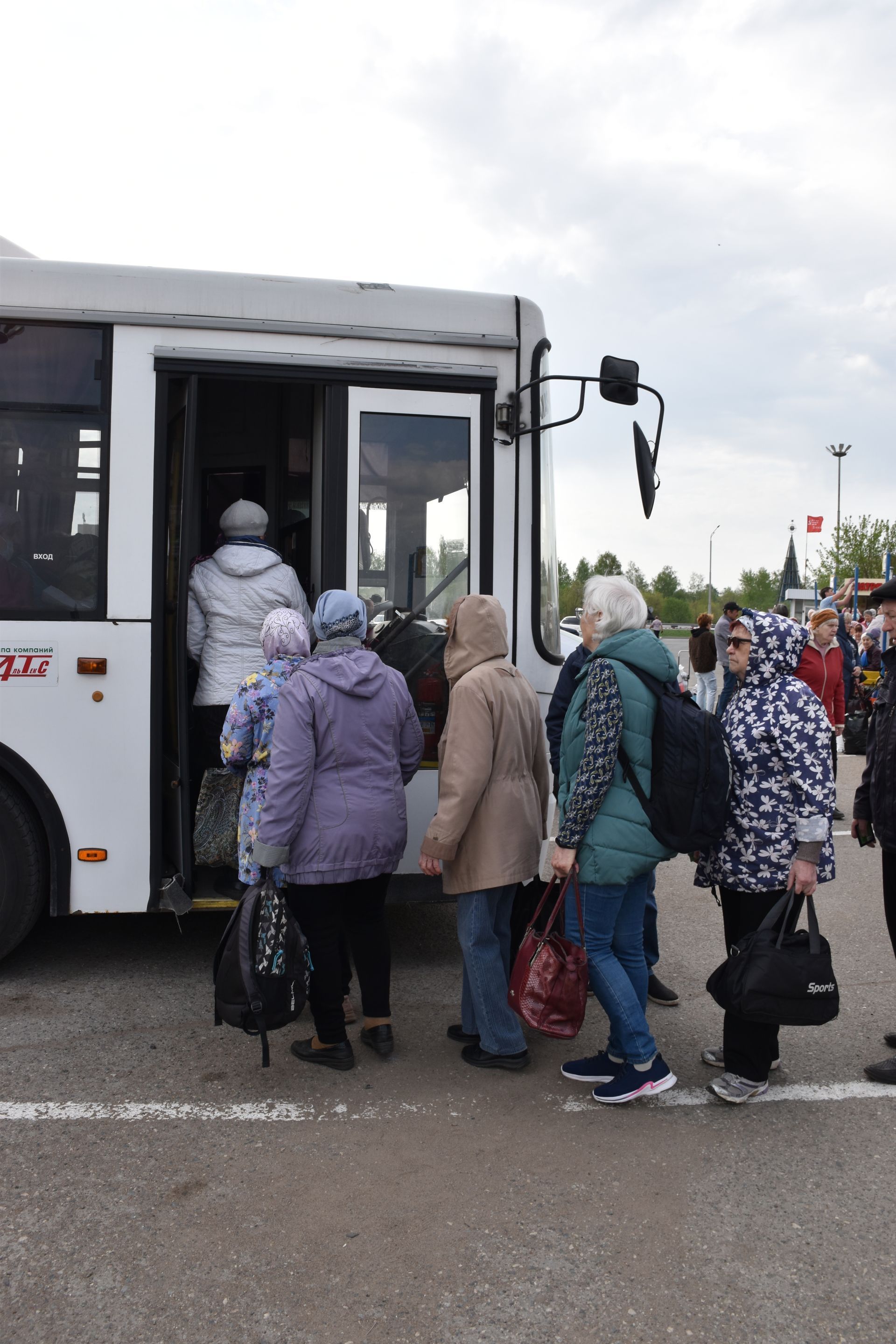 Чаллы бакчаларына автобуслар йөри башлады