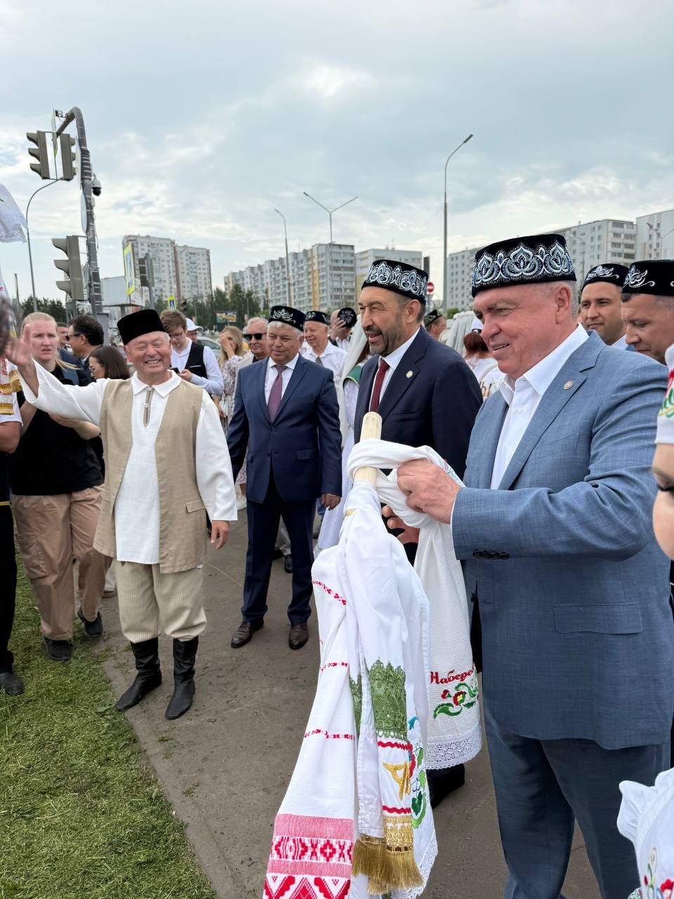 Чаллы Сабан туенда Алексей Песошин утын ярып күрсәтте