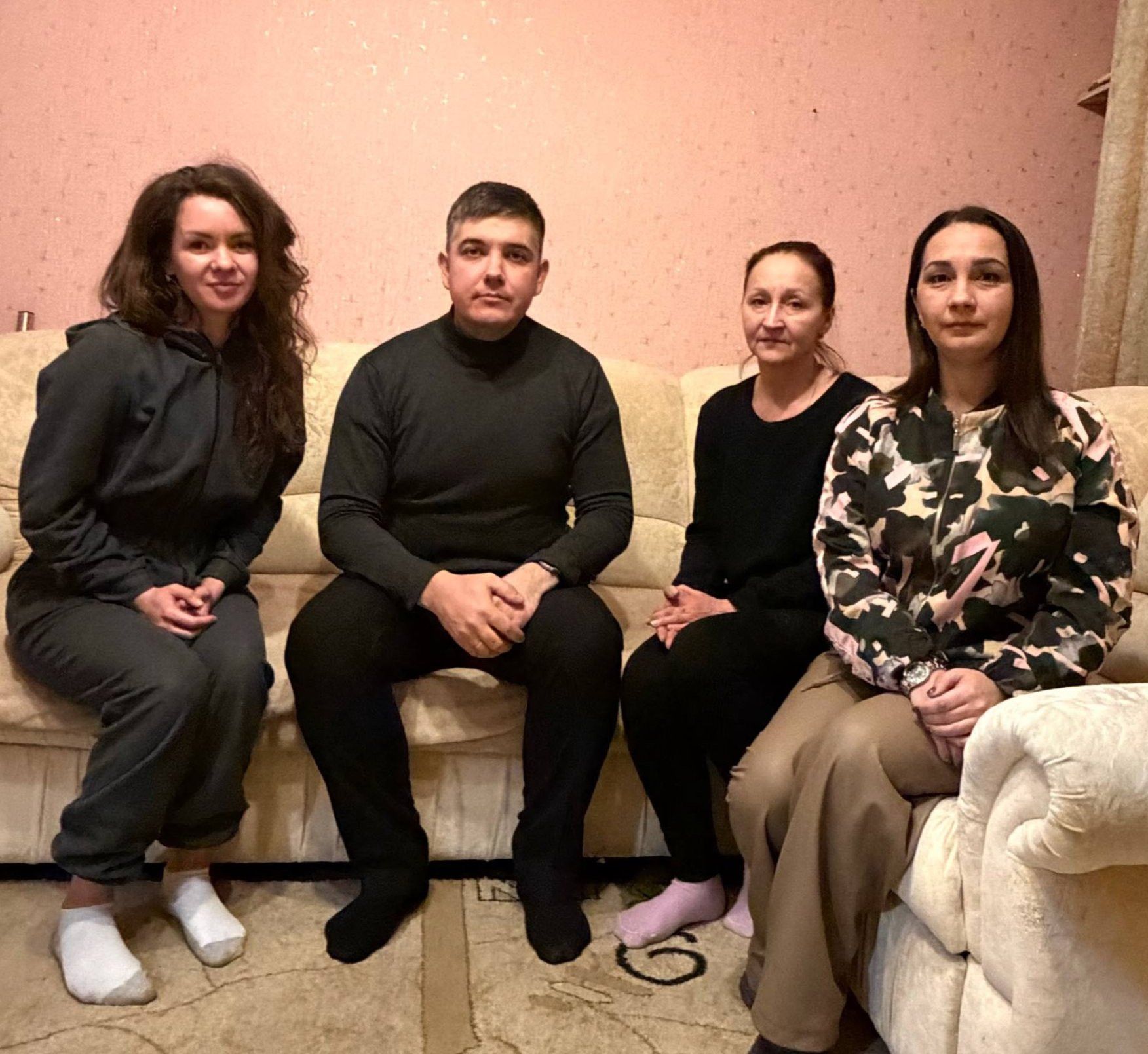 «Улым белән киленемне югалттым, хәзер оныкларым өчен көрәшәм»