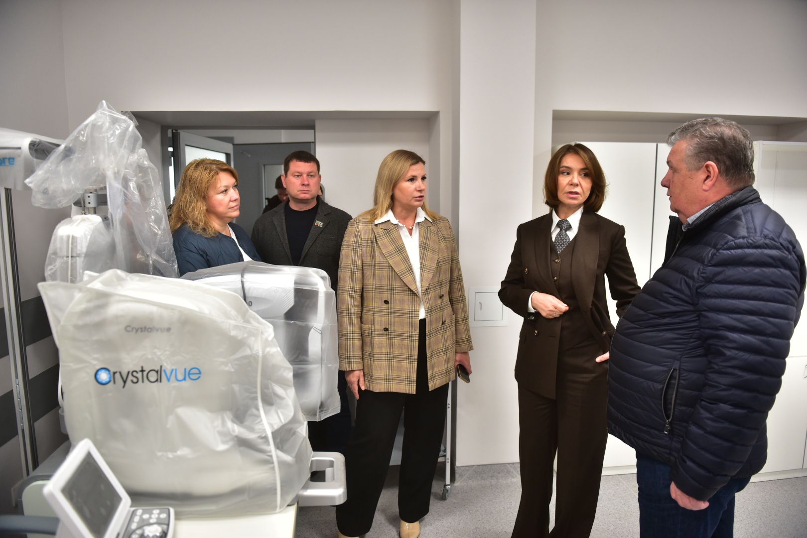 Депутатлар Чаллыда офтальмология клиникасында капиталь ремонт барышын карадылар
