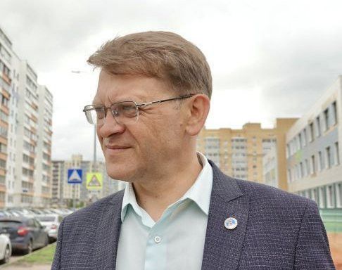 Рөстәм Хуҗин Түбән Каманың  мәгариф идарәсен җитәкләде