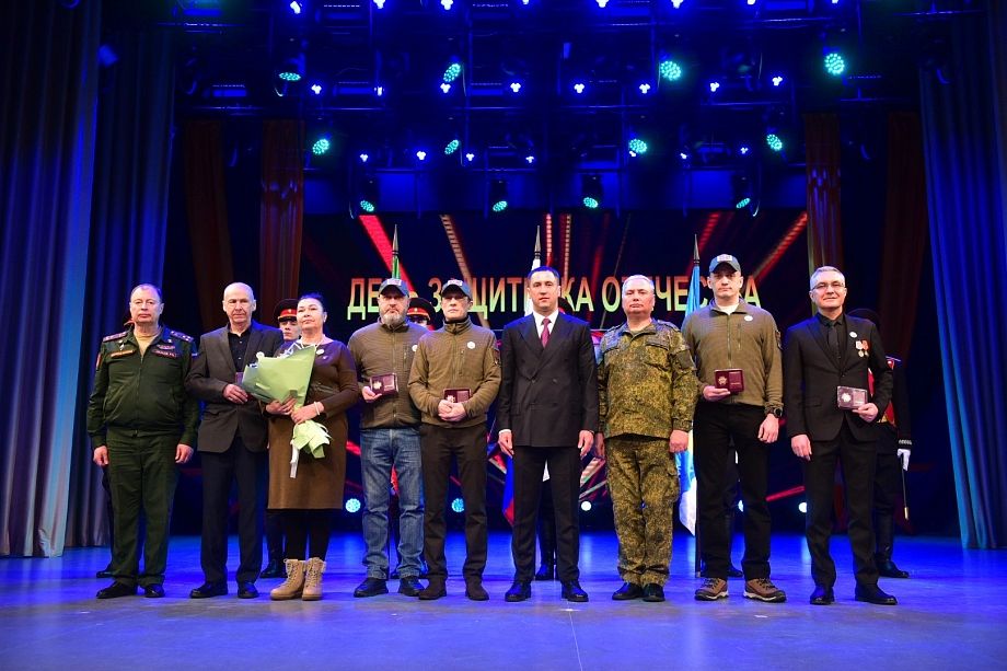 Чаллыда хәрбиләргә һәм волонтерларга бүләкләр тапшырылды