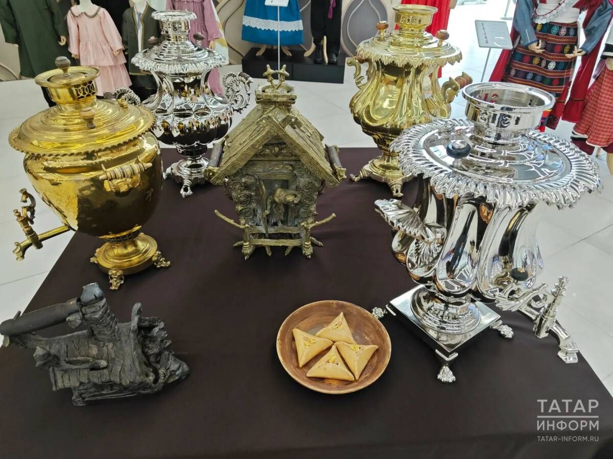 АСЕАН саммиты кысаларында Чаллыдан самоварлар коллекциясен күрсәттеләр