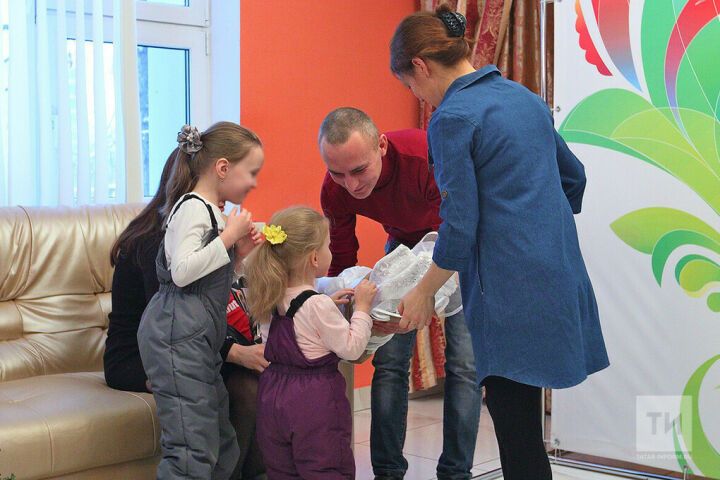 Татарстанның Хезмәт министрлыгы гаиләләргә ярдәм чаралары турында сөйләде