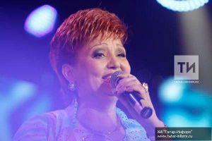 Хәния Фәрхинең сеңлесе Фирүзә: «Халык апамны онытмый...»