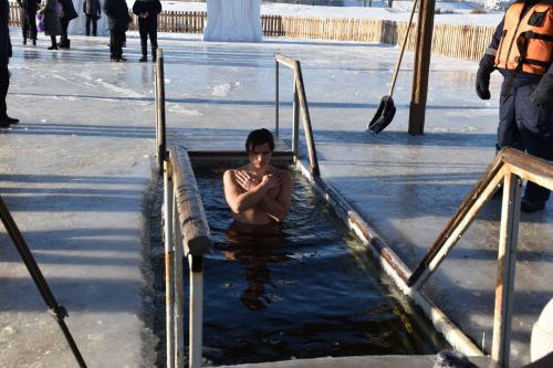 Бәкедә коену өчен чират