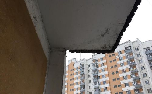 17нче каттан егылып төшкән яшүсмер туганы янына килгән булган