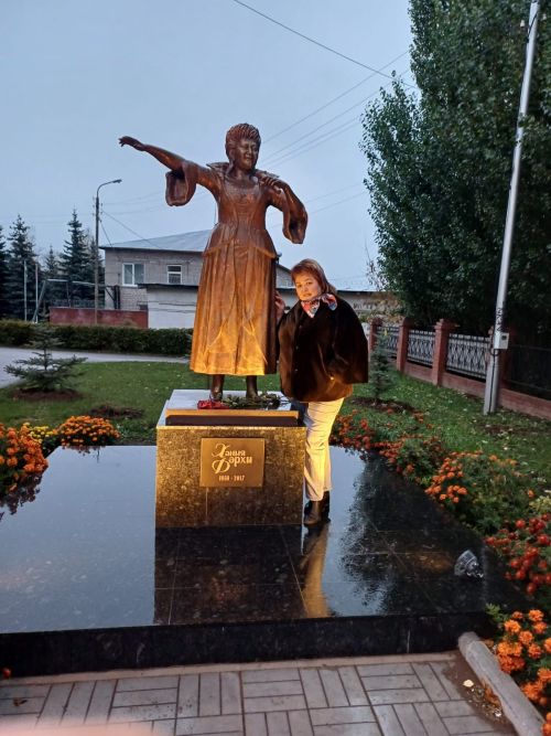 Тәтешле егете Хәния Фәрхинең исемен мәңгеләштергән