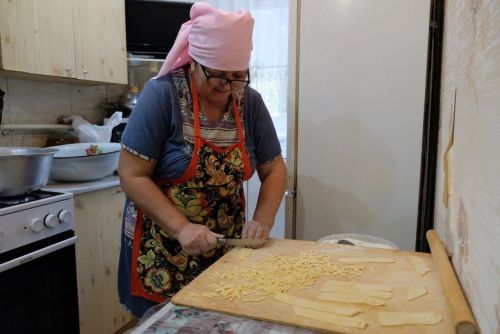 Хәрбиләргә 100 килограмм чәкчәк