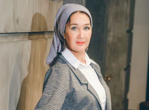Айгөл Әхмәтгалиева Хәния Фәрхи турында пьеса язармы?