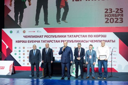 Казанда республиканың иң көчле көрәшчеләре бил алышты - ФОТОЛАР