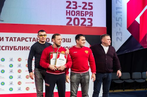 Казанда республиканың иң көчле көрәшчеләре бил алышты - ФОТОЛАР