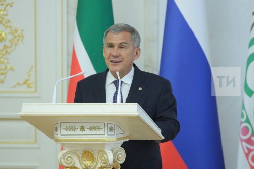 Татарстан Рәисе республика халкын истәлекле бәйрәм белән котлый