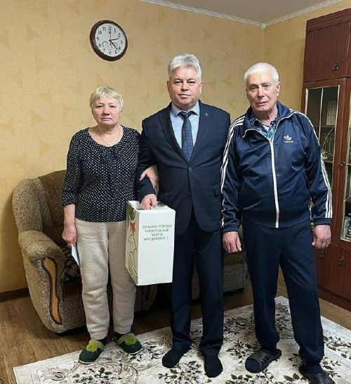 Чаллыда махсус хәрби операциядәге ир-егетләрнең гаиләләренә бүләкләр тапшыралар