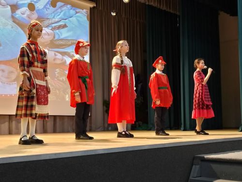 Чаллыда Халыкара туган тел көнен билгеләп үттеләр - фотолар