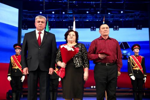 Һәлак булганнарның туганнарына Орден тапшырылды -фотолар