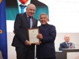 Татарстан Рәисе Чаллы кешеләренә Дәүләт бүләкләре тапшырды