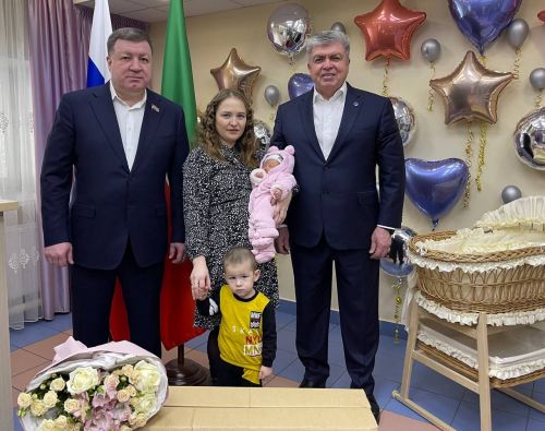Чаллыда тагын бер яшь әнигә 100 мең сум акча бирелде