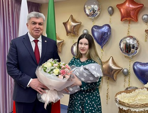 Кәримнең әнисенә – 100 мең сум акча