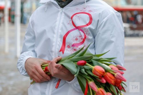 Хөрмәтле хатын-кызларыбыз: әбиләр, әниләр, апалар һәм сеңелләр!