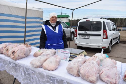 Ярминкәдә үз товарларын тәкъдим итүчеләр: «Бөтен продукциябезне сатып кайтып китәбез» - ФОТОЛАР