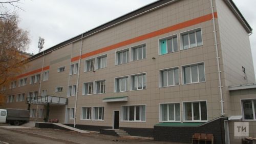 Шифаханәдә хатын-кызга аткан