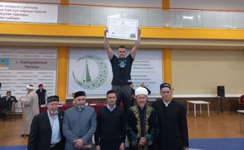 Чаллыдан иң көчле егет Хаҗга юллама отты - ФОТОЛАР