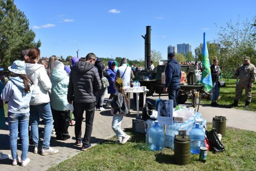 Чаллы халкын солдат боткасы белән сыйладылар - ФОТОРЕПОРТАЖ