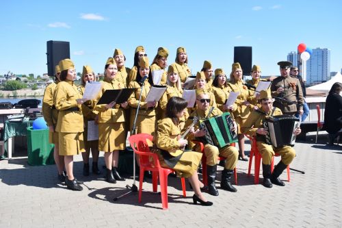 Чаллы халкын солдат боткасы белән сыйладылар - ФОТОРЕПОРТАЖ