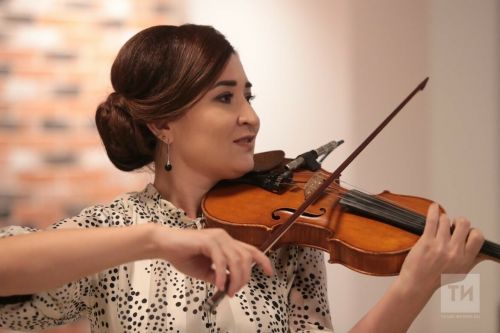 Скрипкачы Динә Закировага ире нинди хәбәр җиткергән?