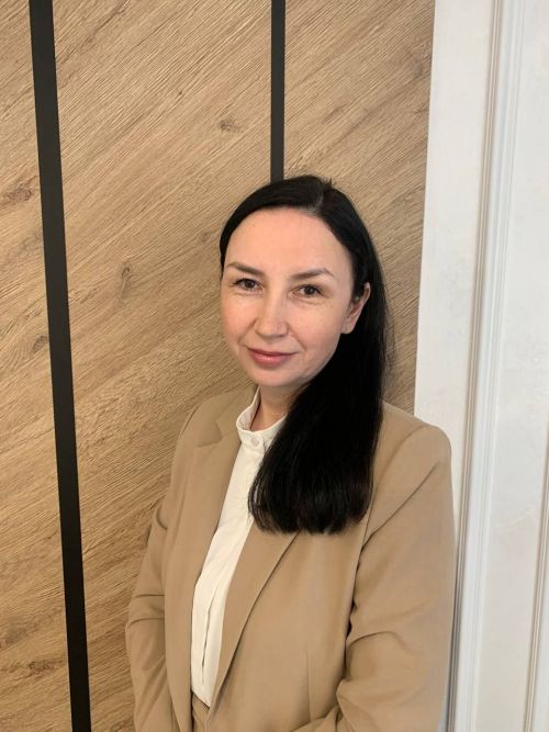 Әлфия Кондрабаева үз теләге белән эштән китте