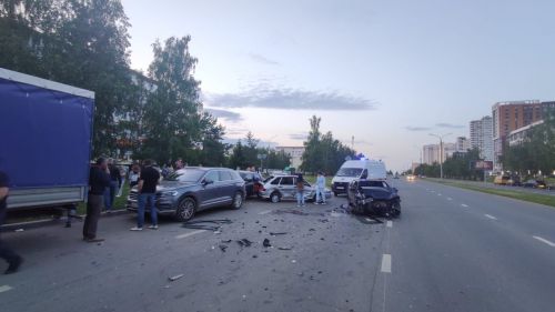 Чаллыда коточкыч авария: берьюлы 4 машина бәрелеште