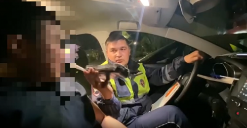 Чаллы егете инспекторларга ришвәт бирүдә гаепләнә