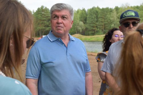 Чаллы мэры күл буенда йөрде