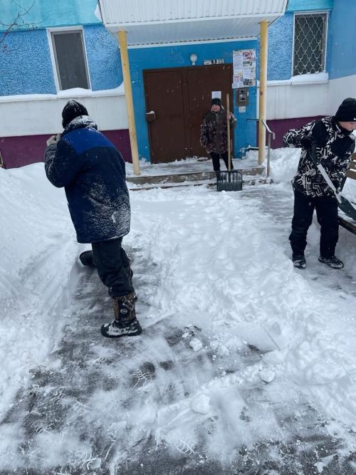 Идарә итү компаниясе директоры: «Бухгалтерларыбызга кадәр чыгып, кар көрәде»