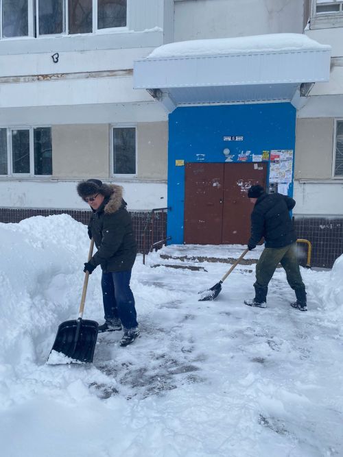 Идарә итү компаниясе директоры: «Бухгалтерларыбызга кадәр чыгып, кар көрәде»