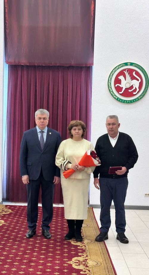 Чаллыда һәлак булган хәрбиләрнең гаиләләренә Дәүләт бүләкләре тапшырылды