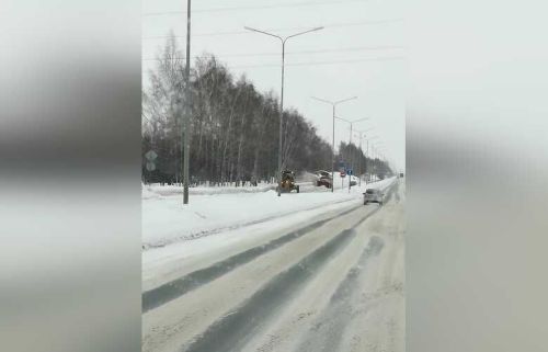 «КАМАЗ» ГАҖ урамнарны кардан чистарта