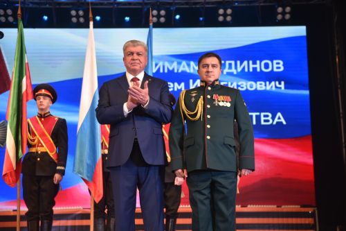 Чаллы халкы каһарман егетләрне басып алкышлады