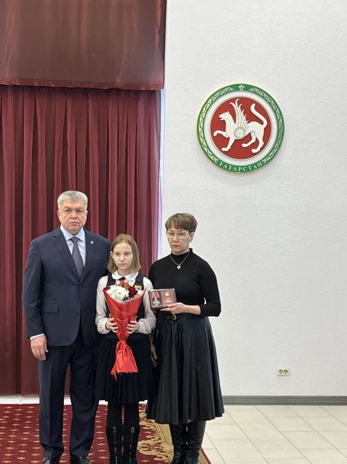 Чаллы мэры хәрбиләрнең гаиләләренә «Батырлык» ордены тапшырды