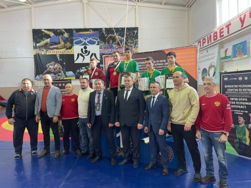 Чаллының яшь көрәшчеләре Татарстан чемпионатында уңышлы чыгыш ясады - ФОТОЛАР