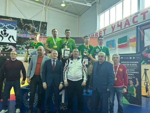 Чаллының яшь көрәшчеләре Татарстан чемпионатында уңышлы чыгыш ясады - ФОТОЛАР