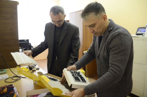Чаллыдан ирле-хатынлы эшмәкәрләр студентларга зур бүләк ясады