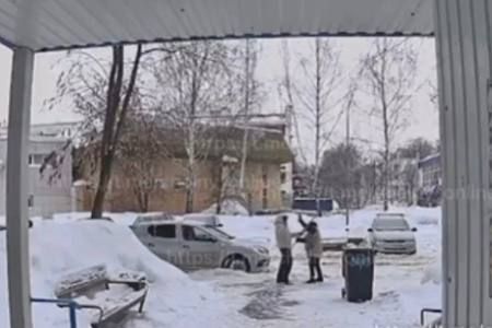Чаллыда урам җыештыручыны кыйнадылар?!
